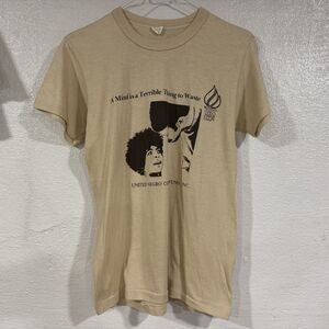 Vintage A Mind Is A Terrible Thing To Waste T Shirt UNCF Worn By Issa Rae Size M